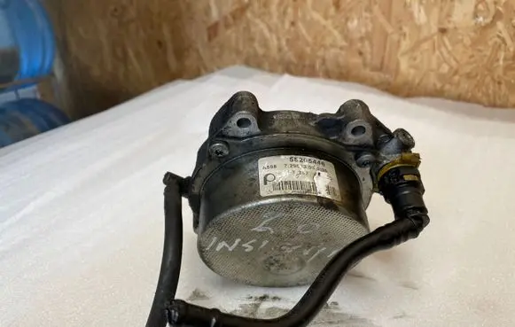 Opel Insignia A Vacuum pump 55205446