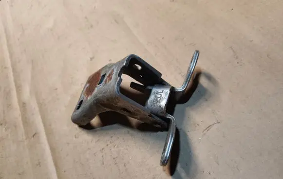 Chrysler Sebring (ST-22 - JR) Front door upper hinge 
