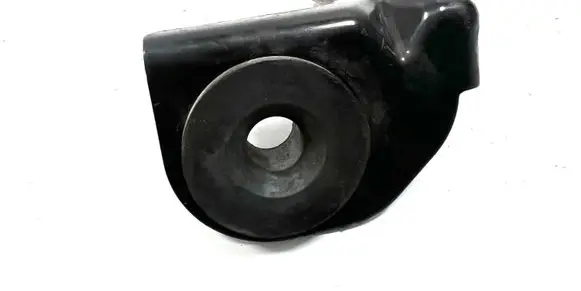 Chevrolet Volt I Radiator mount bracket