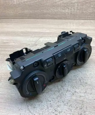 Volkswagen PASSAT B6 Climate control unit 3C2820045A 5HB00932827 SEATHEATING