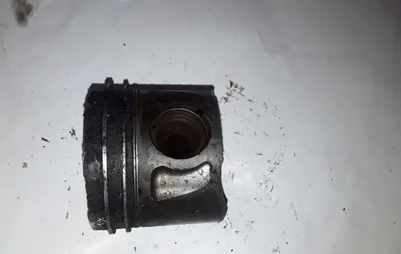 Cadillac BLS Piston NOCODE
