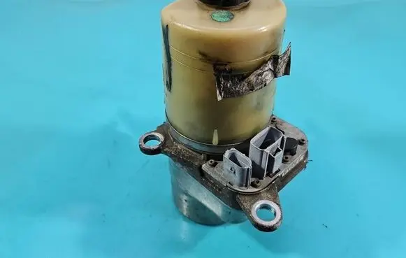 Ford Kuga I Power steering pump 4M513K514DB IMPRK1595346
