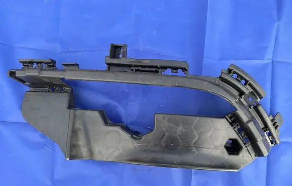 Porsche Macan (95B) Front bumper mounting bracket 95B807276A
