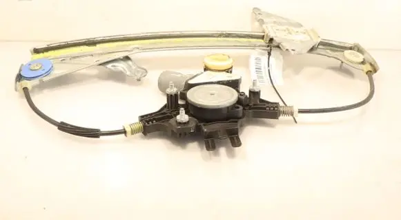 Front window lifting mechanism without motor