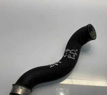 Mercedes-Benz E W211 Engine coolant pipe/hose 2115011082 A2115011082
