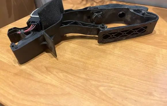 Mercedes-Benz E W211 Accelerator throttle pedal A2113000604