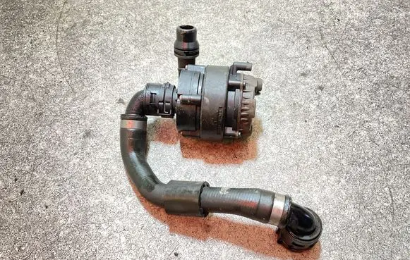 BMW 5 G30 G31 G38 Electric auxiliary coolant/water pump 0392024064 20181005 8638238