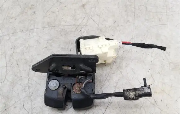 Alfa Romeo 147 Tailgate/trunk/boot lock/catch/latch