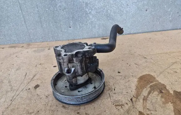 Audi A6 S6 C5 4B Power steering pump 059145255