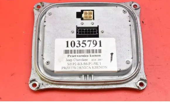 Jeep Grand Cherokee Voltage converter/converter module 130732948901
