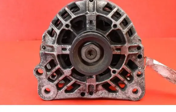 Volkswagen Polo Generator/alternator 03D903025J