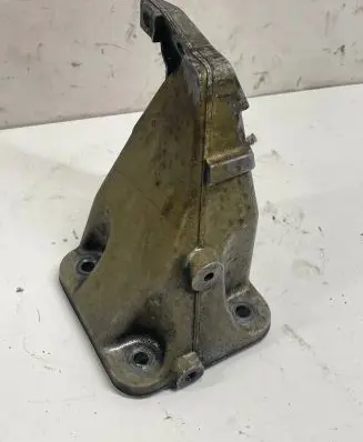 BMW 5 E34 Engine mounting bracket 1135764 31712