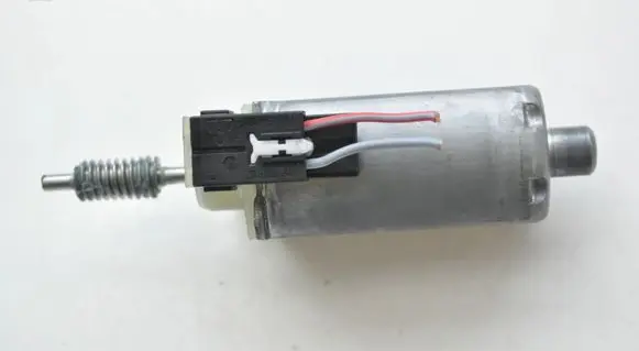 Volkswagen Jetta VI Seat adjustment motor 5N0959762