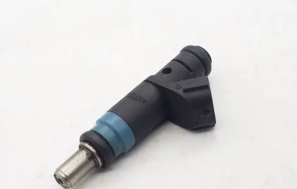 Audi A3 S3 8P Fuel injector 06B133551K