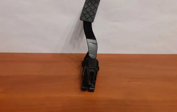 Volkswagen Golf VII Accelerator throttle pedal 8297 5Q1723503H