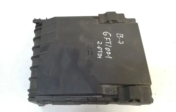 Volkswagen PASSAT B7 Fuse box set 3C0937125A