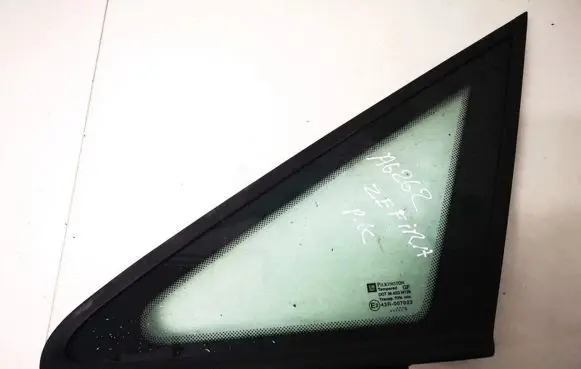 Opel Zafira A Front triangle window/glass 