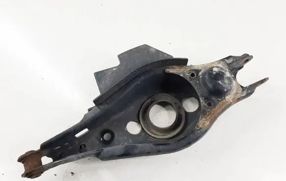 Toyota RAV 4 (XA40) Rear control arm
