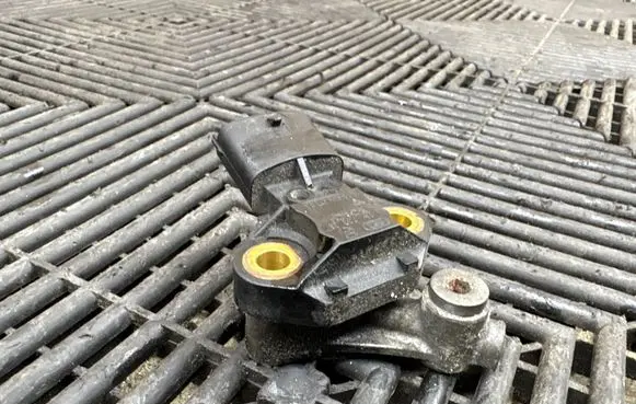 Porsche Panamera (970) Oil pressure sensor 94860621300