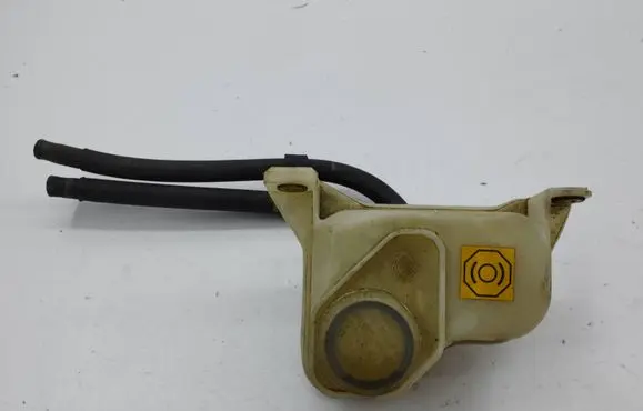 Maserati Quattroporte Brake fluid reservoir 