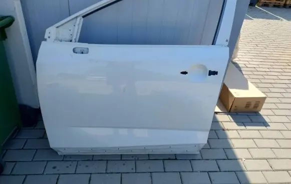 Nissan Qashqai J12 Front door