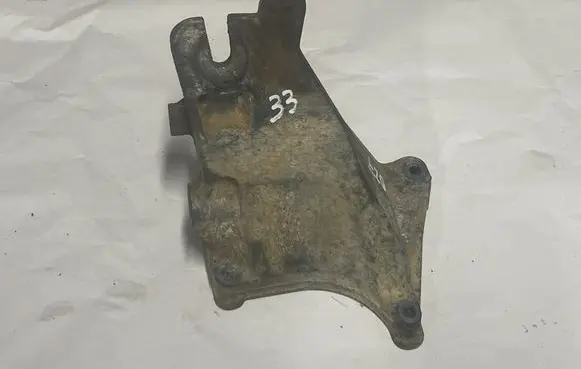 Mercedes-Benz C W204 Engine mounting bracket A2722234604