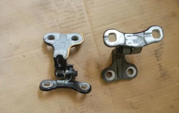 Volvo V50 Front door hinge set 