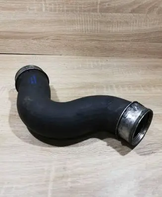 Audi TT Mk1 Intercooler hose/pipe 1K0145832E