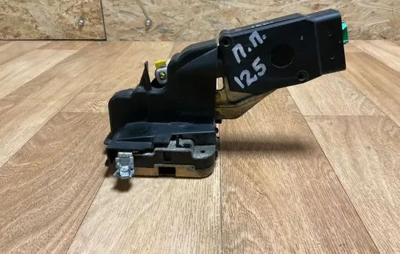Volvo S40, V40 Front door lock 
