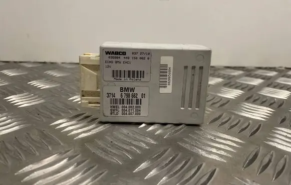 BMW 5 GT F07 Air suspension control unit module (rear) 6798662