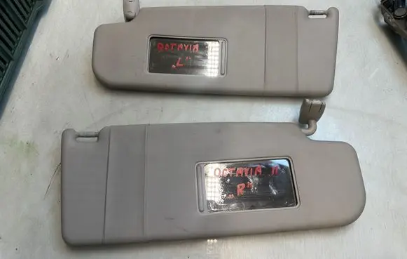 Skoda Octavia Mk2 (1Z) Sun visor 213