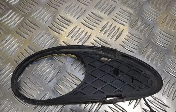 Mercedes-Benz C W203 Front bumper lower grill A2038850623