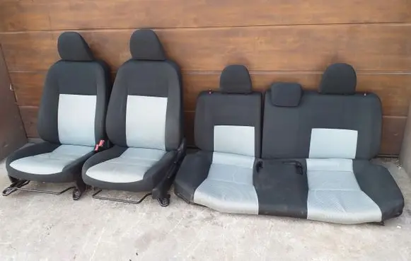 Toyota Prius c Seat set 