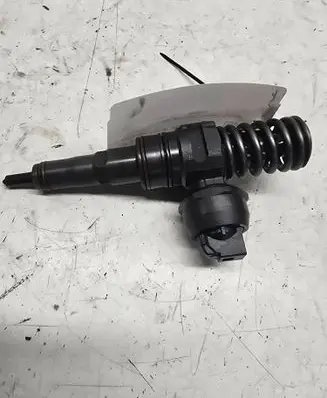 Volkswagen Polo Fuel injector 038130073AJ