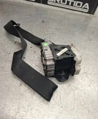 Mercedes-Benz C W203 Front seatbelt 2038600985