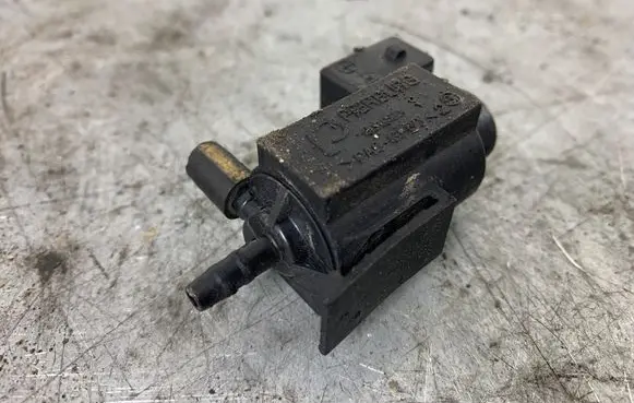 BMW 5 E60 E61 Turbo solenoid valve 1742712