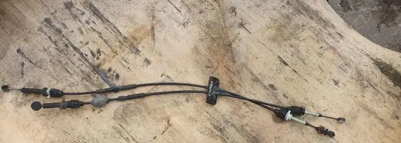 Gear shift cable linkage