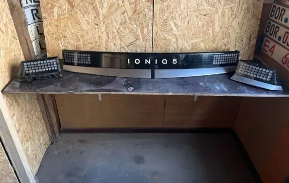 Hyundai Ioniq 5 Reverse light W01R2E24