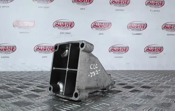 Mercedes-Benz CLC CL203 Engine mounting bracket A2712230804