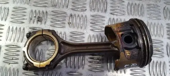 Renault Laguna II Piston with connecting rod 1010