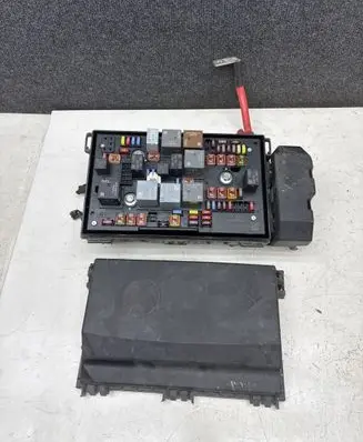 Opel Zafira C Fuse box set 13368745