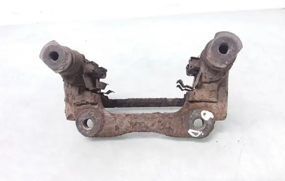 Toyota Avensis T250 Brake caliper pad carrier rear 0204Y01338