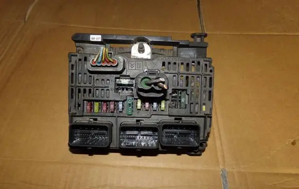 Peugeot 407 BSM Control unit 9656086080