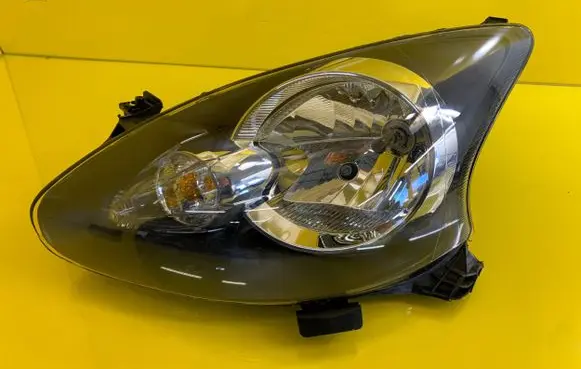 Toyota Aygo AB10 Headlight/headlamp 89092754