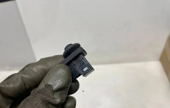 Hyundai i20 (PB PBT) Front door sensor coupe 9356001J000