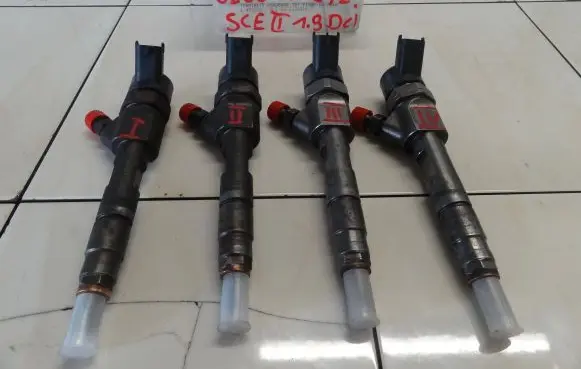 Renault Scenic II - Grand scenic II Fuel injector 8200100272