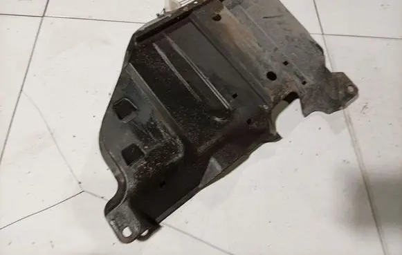 Honda Civic Engine splash shield/under tray 