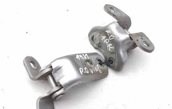 Toyota Prius (XW30) Front door hinge set