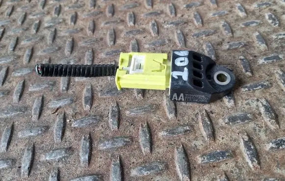 Lexus CT 200H Airbag deployment crash/impact sensor 8983175020