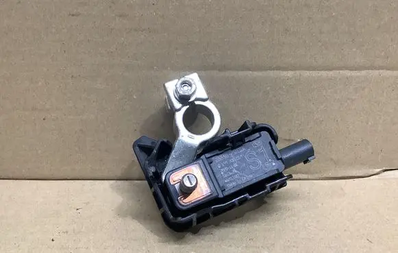 Lexus ES VII XZ10 Battery relay fuse 2885025010 2885925010